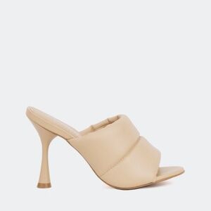 L’intervalle juicy tan leather padded heels